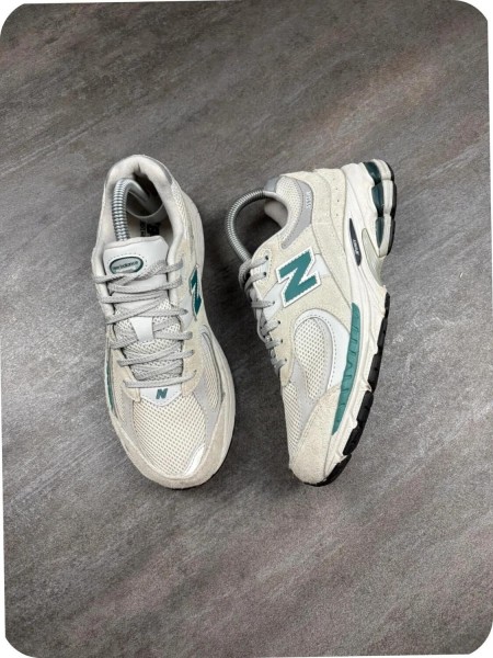 New balance 2002r Grey / Green ( taille 38 )