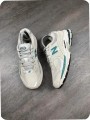 New balance 2002r Grey / Green ( taille 38 )