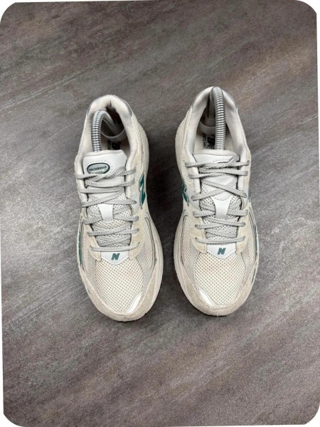 New balance 2002r Grey / Green ( taille 38 )