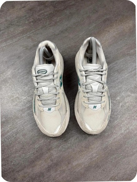 New balance 2002r Grey / Green ( taille 38 )