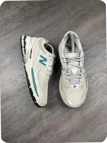 New balance 2002r Grey / Green ( taille 38 )