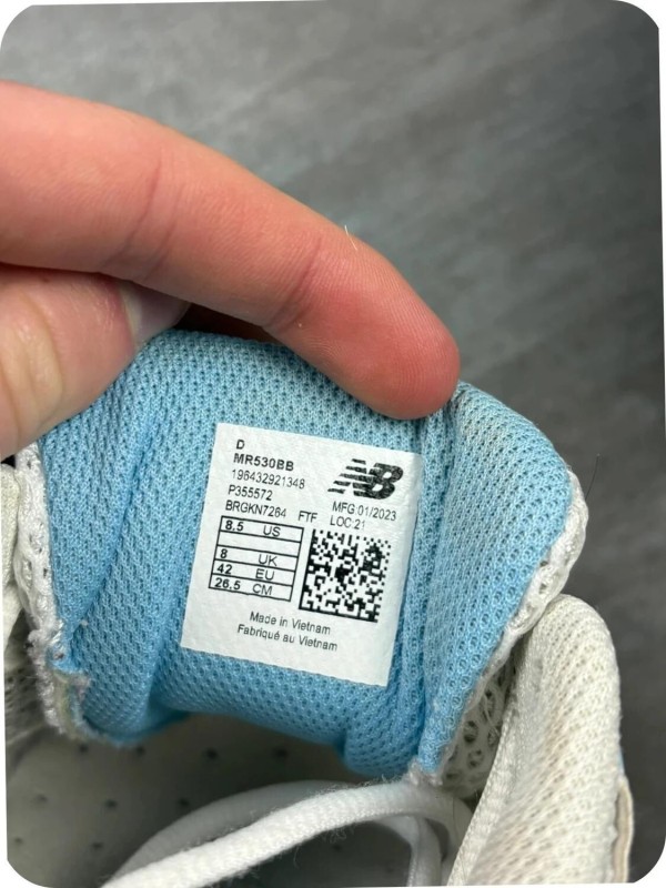 New Balance 530 ( taille 42 ) 2