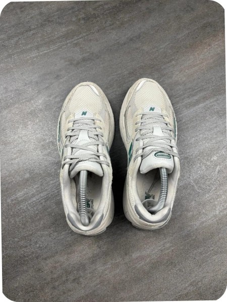 New balance 2002r Grey / Green ( taille 38 )