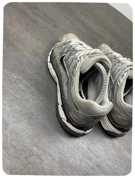 Nike p-6000 silver ( taille 37,5 )