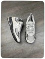 New balance 2002r grey ( taille 35,5 )