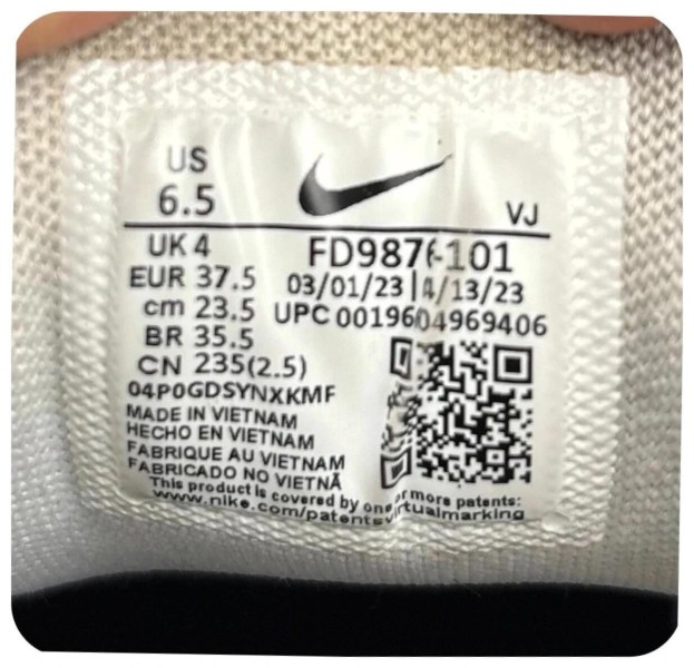 Nike p-6000 silver ( taille 37,5 )