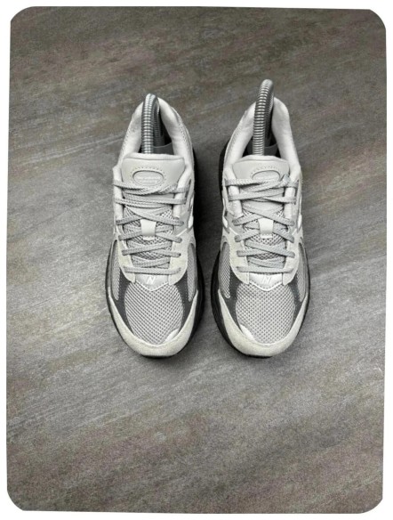 New balance 2002r grey ( taille 35,5 )
