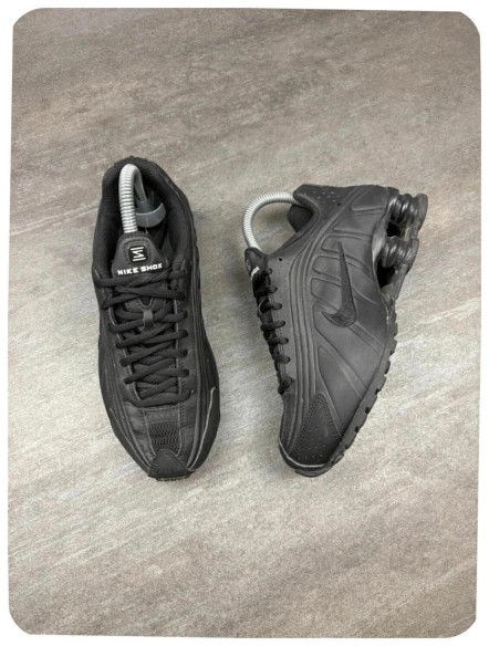 Nike shox r4 black ( taille 36,5 )