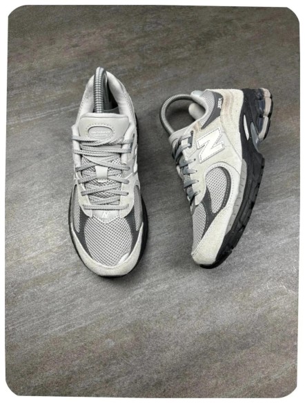 New balance 2002r grey ( taille 35,5 )