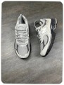 New balance 2002r grey ( taille 35,5 )