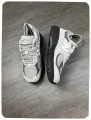 New balance 2002r grey ( taille 35,5 )