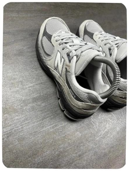 New balance 2002r grey ( taille 35,5 )