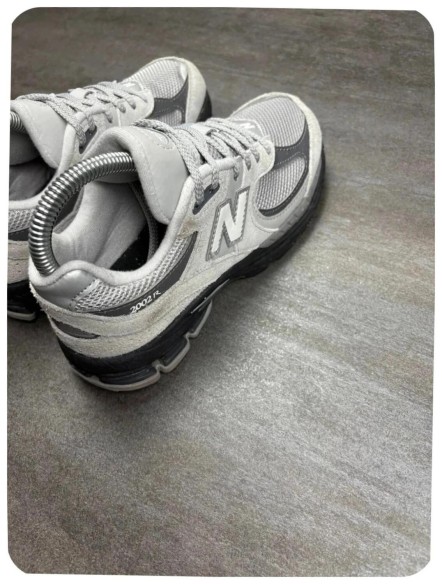 New balance 2002r grey ( taille 35,5 )