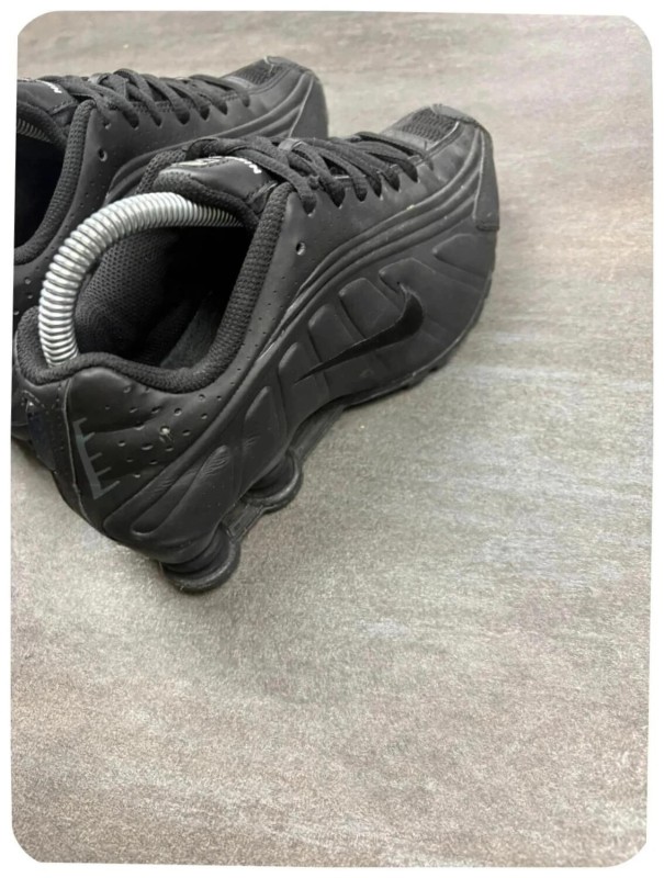 Nike shox r4 black ( taille 36,5 ) 2