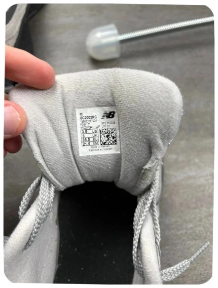 New balance 2002r grey ( taille 35,5 )
