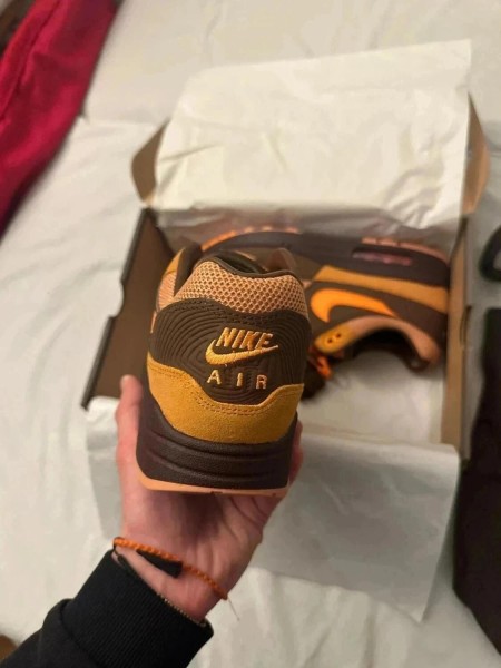Nike air max 1 King's day taille 43