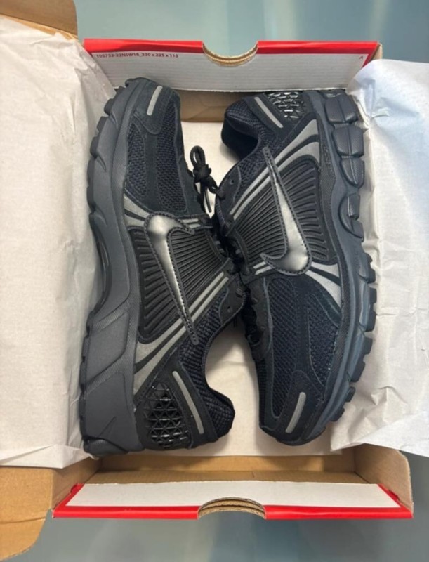 Nike Zoom Vomero 5 Black Taille 44 2