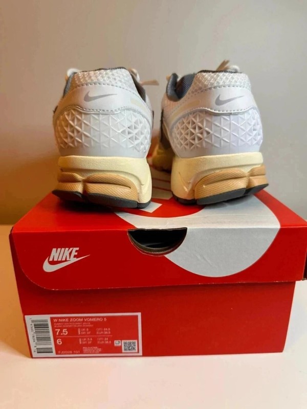 Nike zoom vomero 5 white summit taille 38,5 2