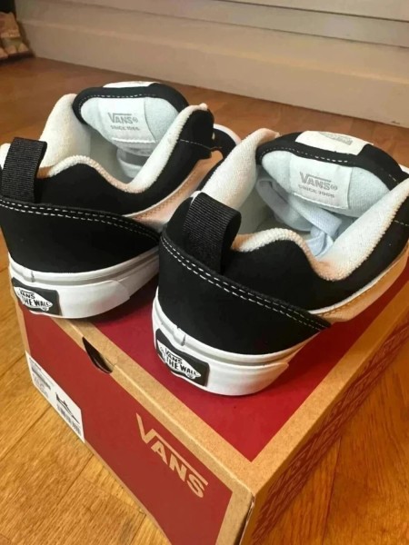 Vans knu skool taille 36 neuve