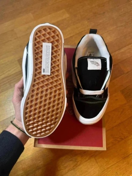 Vans knu skool taille 36 neuve