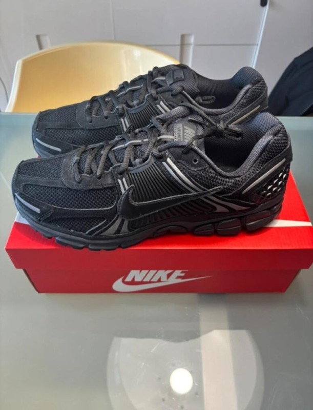 Nike Zoom Vomero 5 Black Taille 41 2