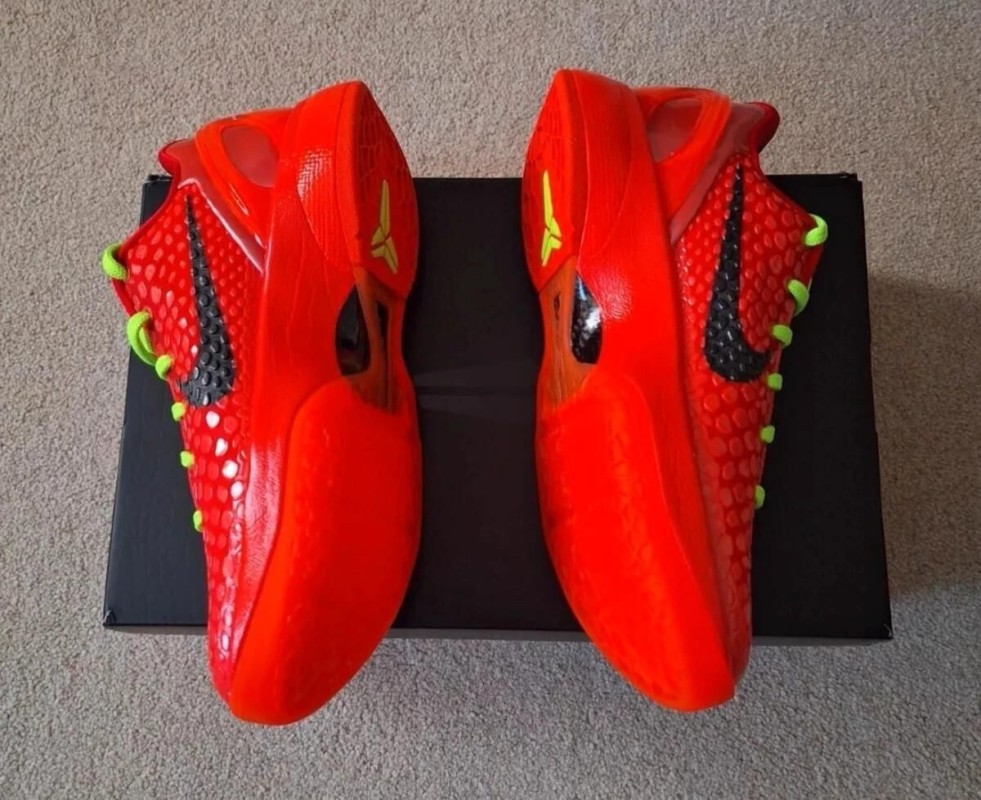 Kobe 6 Protro Reverse Grinch 2