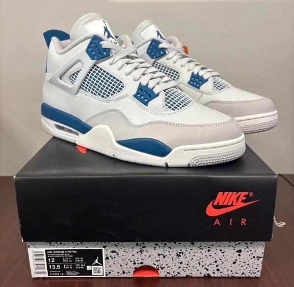 Jordan 4 Military Blue 2024 - neuf - 46