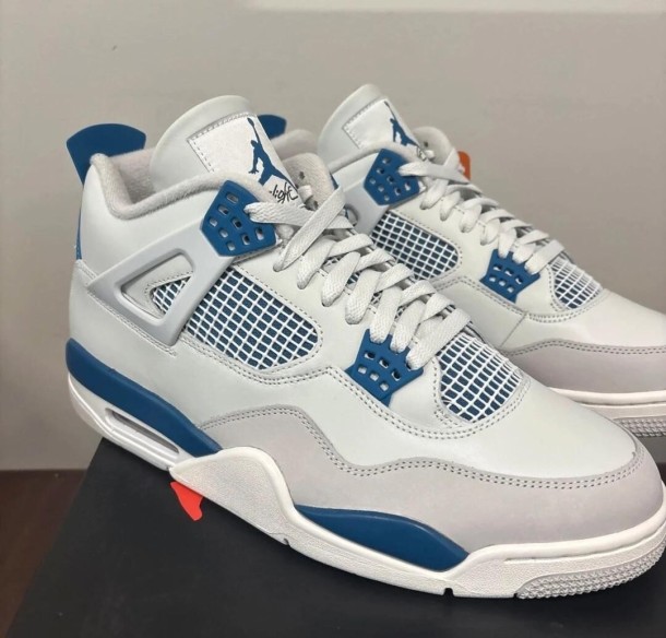Jordan 4 Military Blue 2024 - neuf - 46