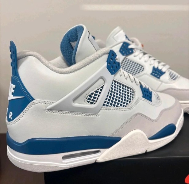 Jordan 4 Military Blue 2024 - neuf - 46