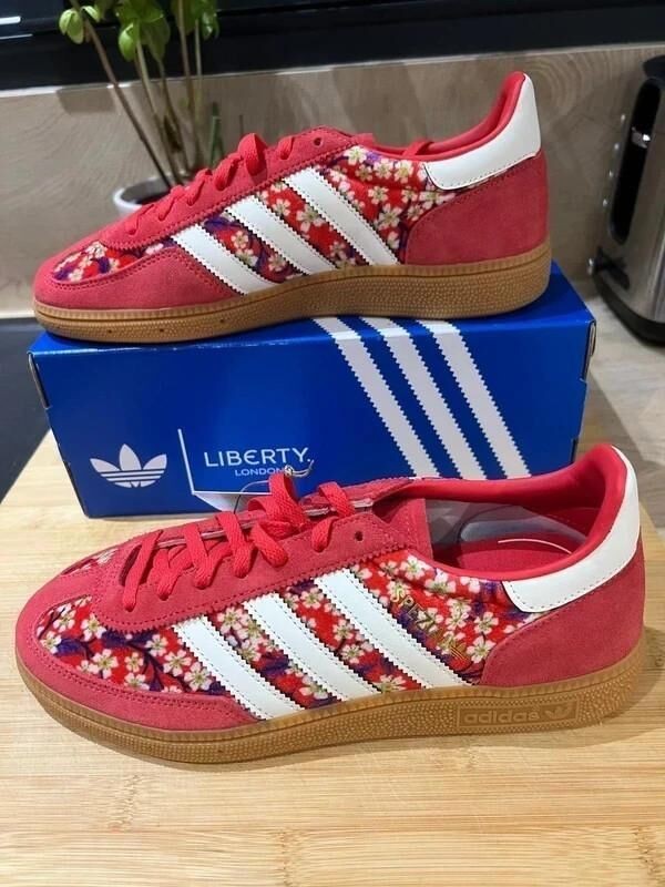 adidas handball spezial liberty london floral rouge semi lucide - neuf - 40