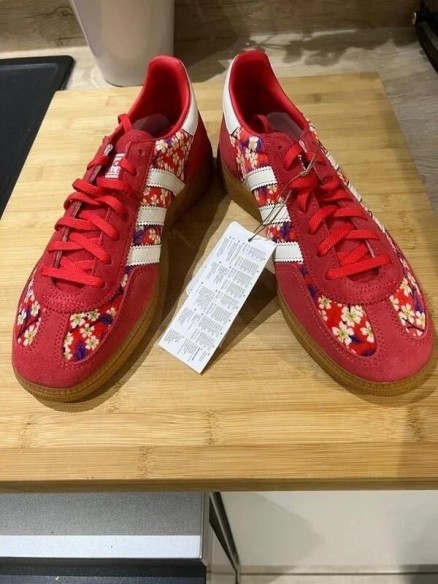 adidas handball spezial liberty london floral rouge semi lucide - neuf - 40