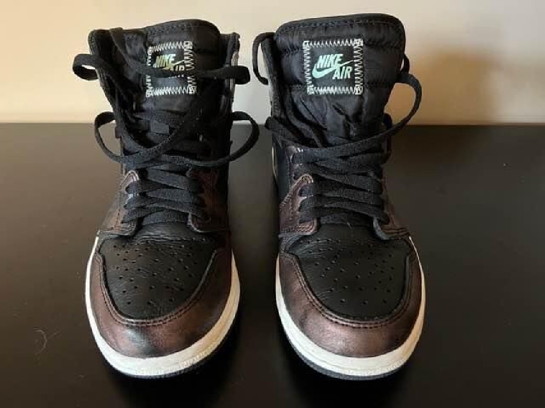 Air Jordan 1 retro high patina 2