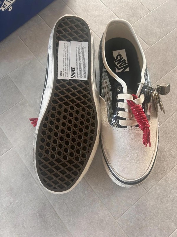 Vans premium authentic white black la habana premium paint keys 2