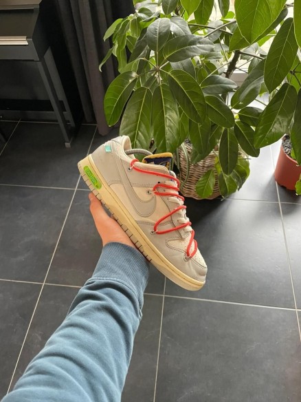 Nike dunks low off-white lot 23/50 - EU 44// US 10
