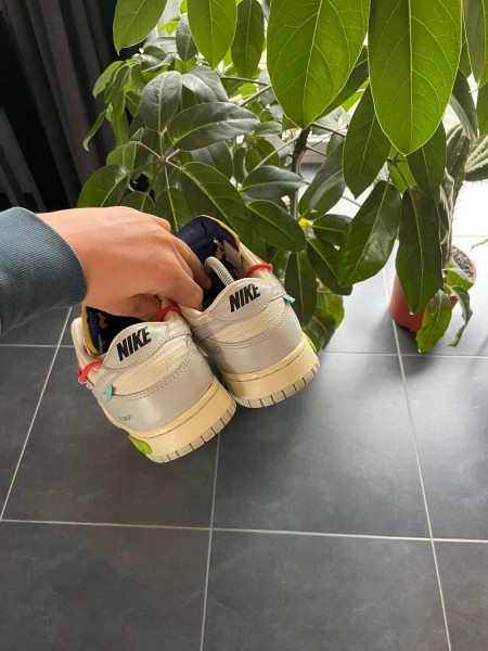 Nike dunks low off-white lot 23/50 - EU 44// US 10