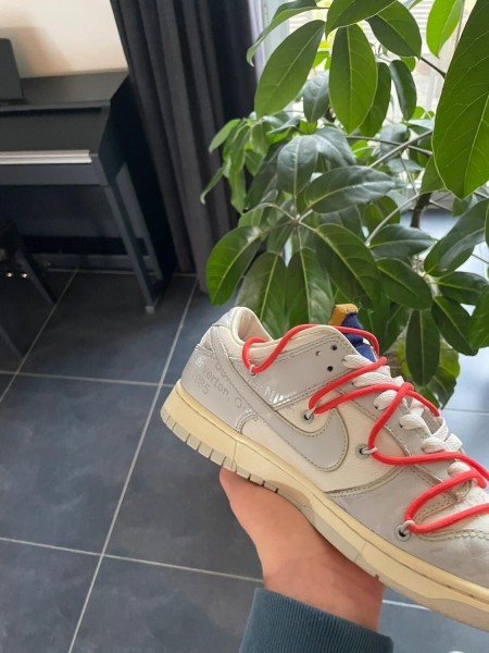 Nike dunks low off-white lot 23/50 - EU 44// US 10