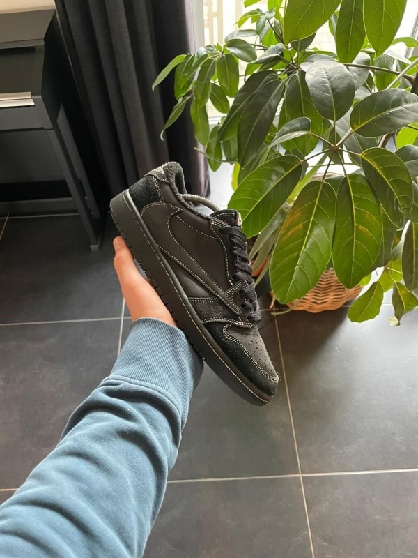 Jordan 1 Low Travis Scott Black Phantom - EU 40,5// US 6.5