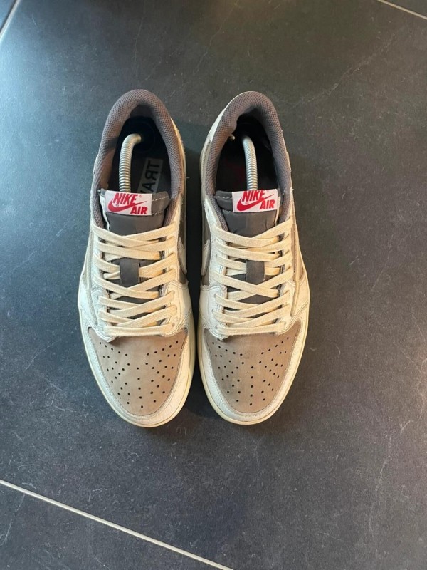 Jordan 1 Low Travis Scott reverse mocha - EU 42,5// US 9 2