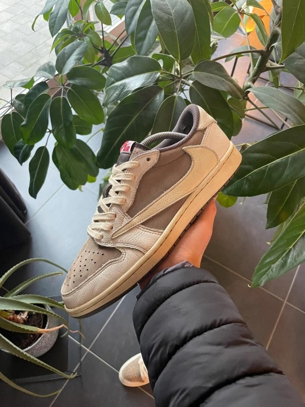 Jordan 1 Low Travis Scott reverse mocha - EU 42,5// US 9 2