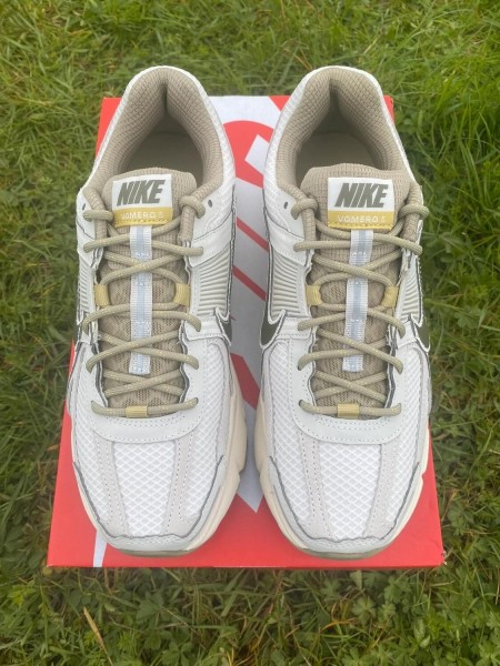 Nike vomero 5