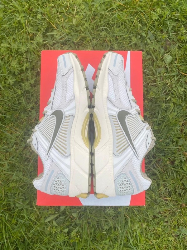 Nike vomero 5 2