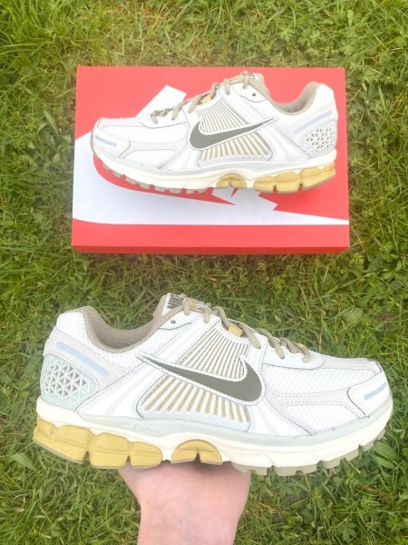 Nike vomero 5