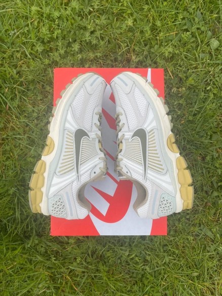 Nike vomero 5