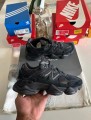 New Balance 9060 Triple Black Patent taille 38,5