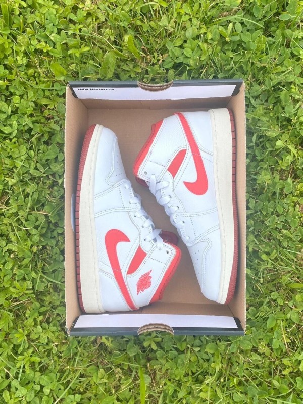 Air Jordan 1 Mid