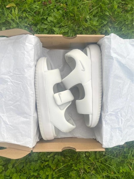 Nike calm sandal