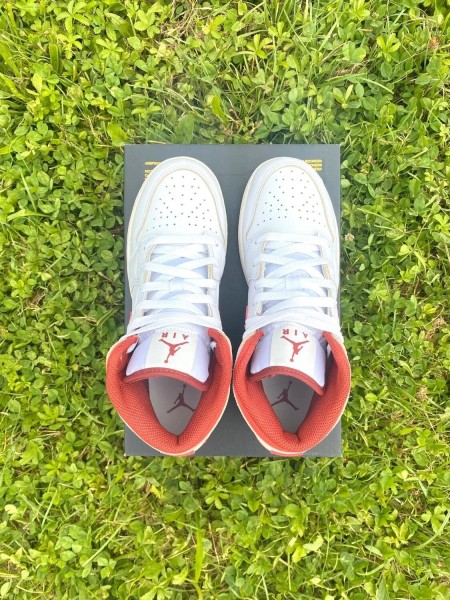 Air Jordan 1 Mid