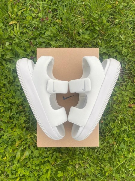 Nike calm sandal