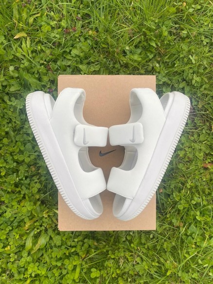 Nike calm sandal