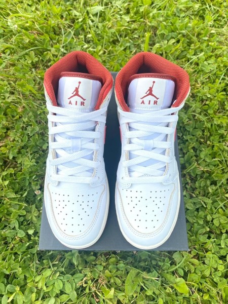 Air Jordan 1 Mid